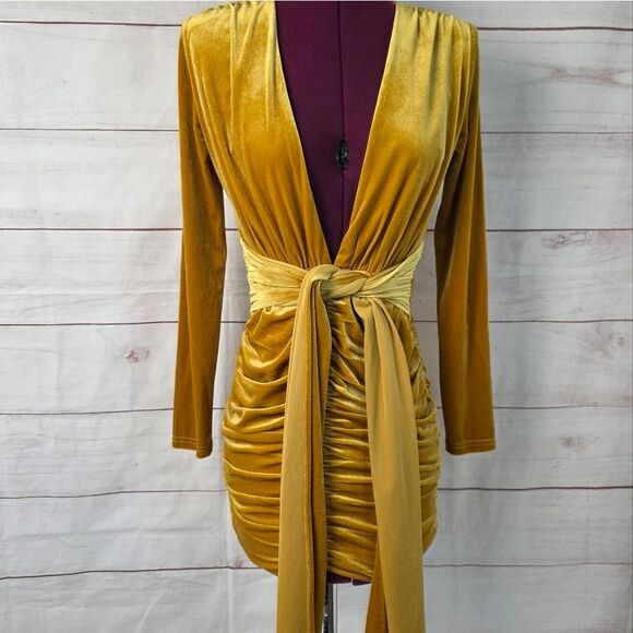 Miss Circle Infinite Love Deep V Velvet Dress Womens‎ Size XS - Picture 5 of 14